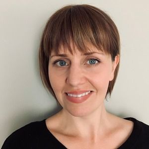 Meet your Posher, Adrianne